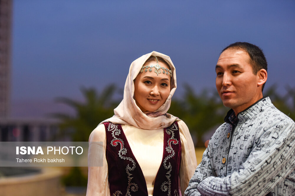 افتتاحیه چهل‌وسومین جشنواره جهانی فیلم فجر / خارجی‌هایی که به شیراز آمدند / گزارش تصویری 4