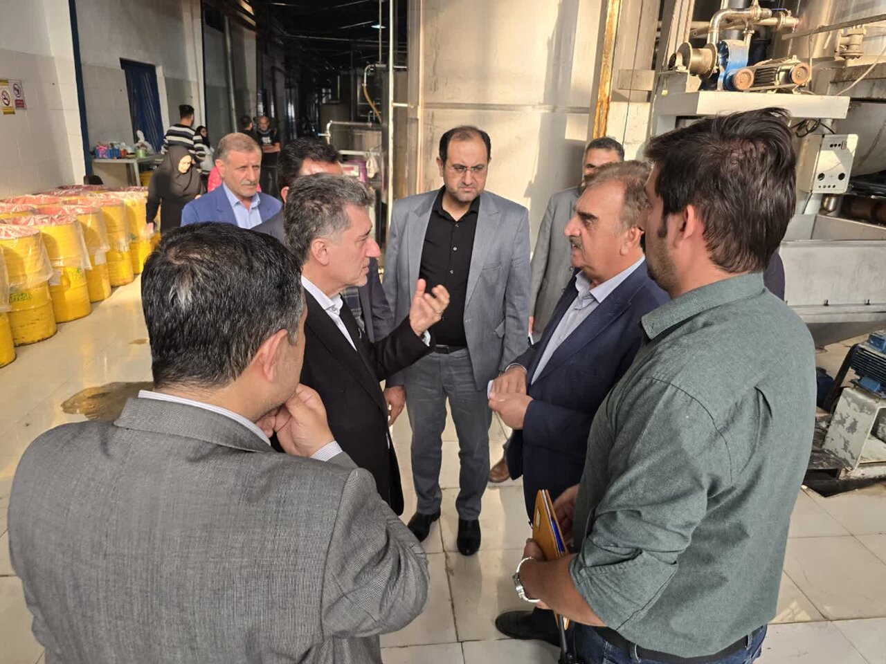 فرماندار رودسر:تنها حدود ۱۰ تا ۲۰ درصد پرتقالهای گیلان وارد چرخه فرآوری میشود فرماندار رودسر:تنها حدود ۱۰ تا ۲۰ درصد پرتقالهای گیلان وارد چرخه فرآوری میشود