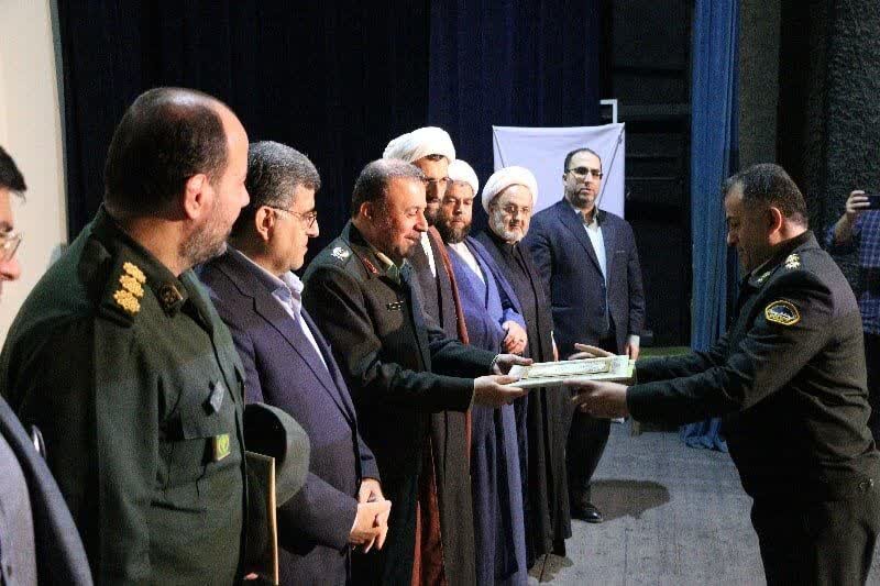 با حضور رئیس پلیس گیلان:سرهنگ رحمانی فرمانده انتظامی شهرستان آستانه اشرفیه شد با حضور رئیس پلیس گیلان:سرهنگ رحمانی فرمانده انتظامی شهرستان آستانه اشرفیه شد