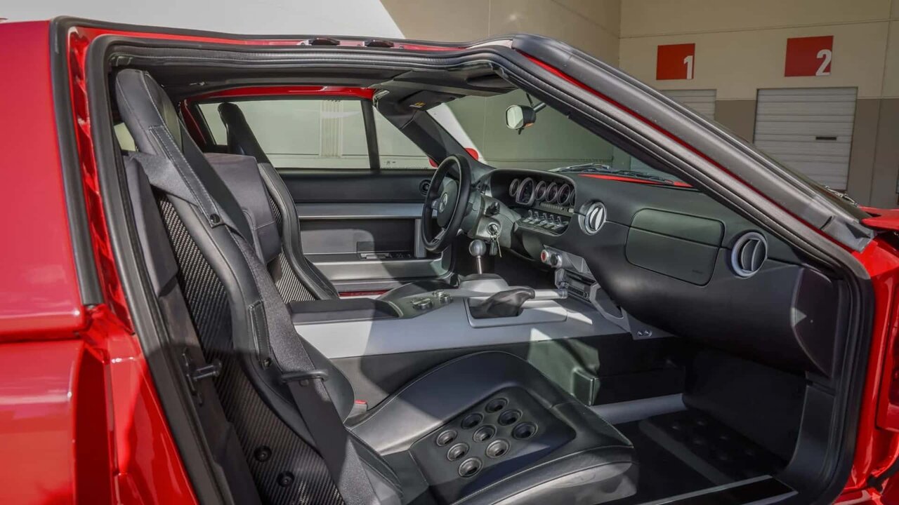 خودروی کمیاب بازیگر محبوب به فروش میرسد