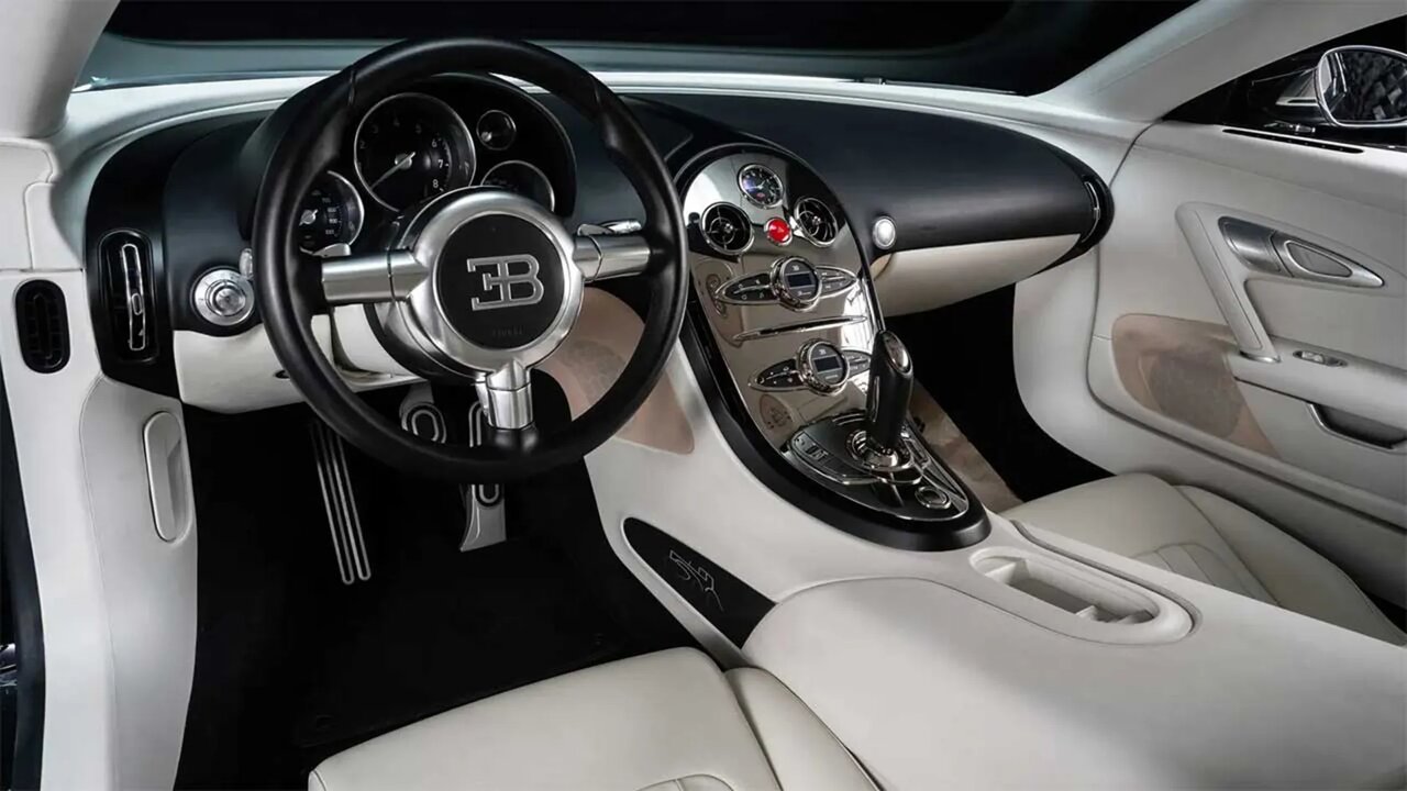 حراج بوگاتی ویرون با بدنه آینهای