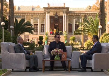 روح‌الله حسینی با حضور در برنامه «خوشا شیراز» مطرح کرد / جاری کردن قدرت شعر در بستر سینما