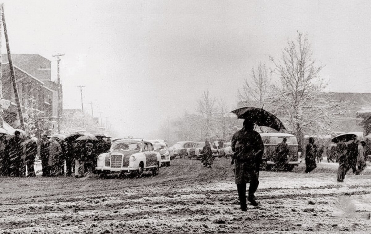 نخستین برف زمستانی در تهران به زمین نشست؛ آذر ماه ۶۱ سال پیش