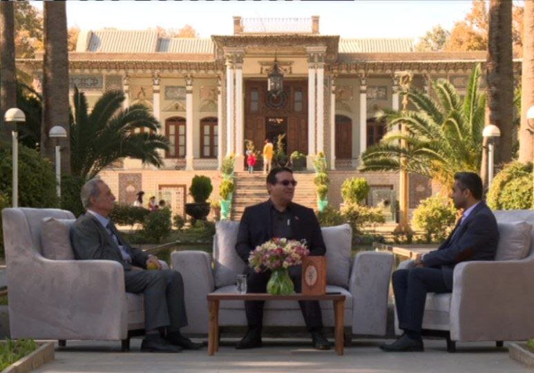 روح‌الله حسینی با حضور در برنامه «خوشا شیراز» مطرح کرد/ جاری کردن قدرت شعر در بستر سینما