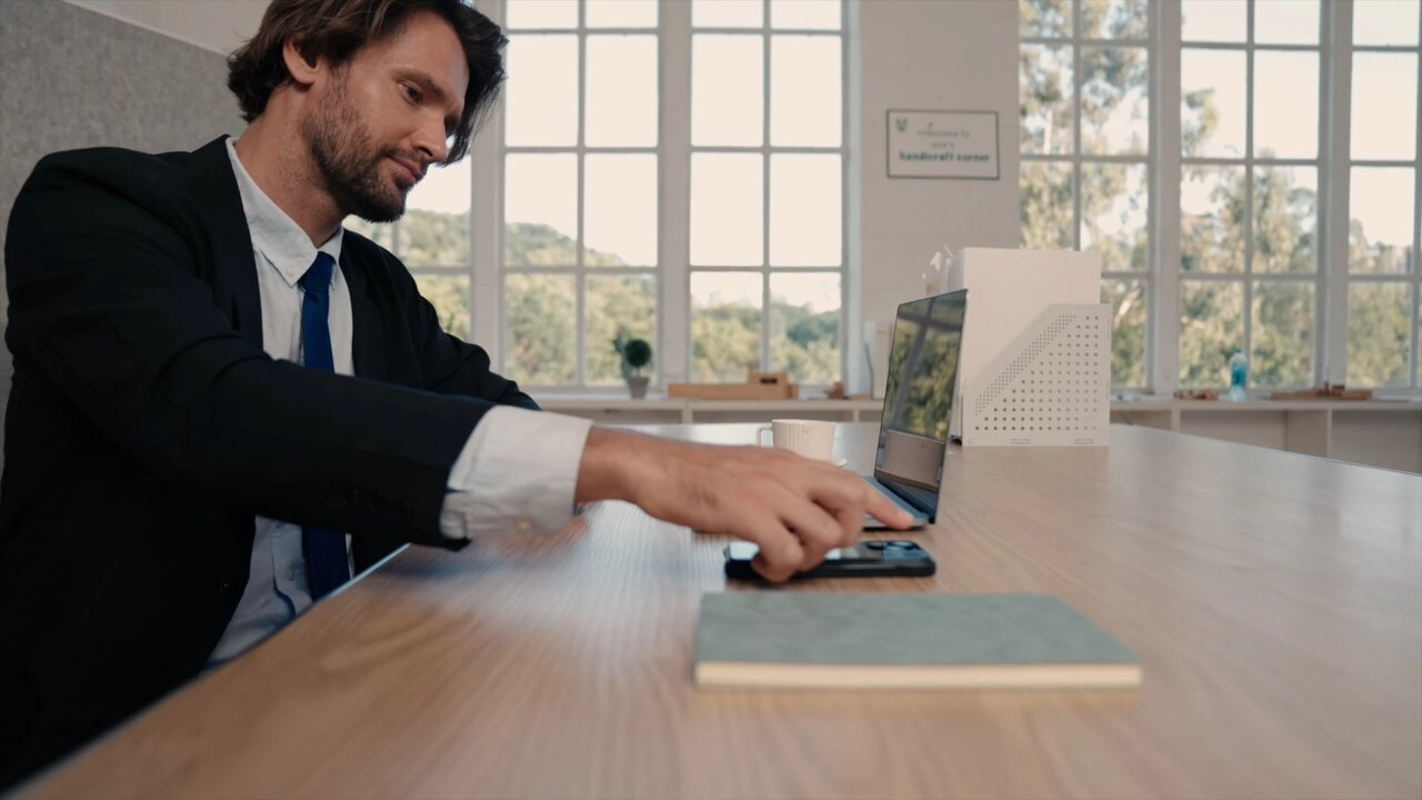 تبدیل گوشی به یک مرکز بهرهوری مجهز به E Ink و هوش مصنوعی، تنها با یک قاب!