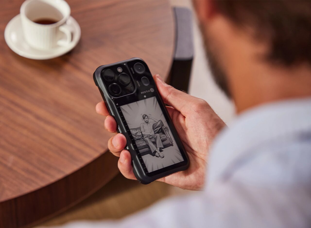 تبدیل گوشی به یک مرکز بهرهوری مجهز به E Ink و هوش مصنوعی، تنها با یک قاب!