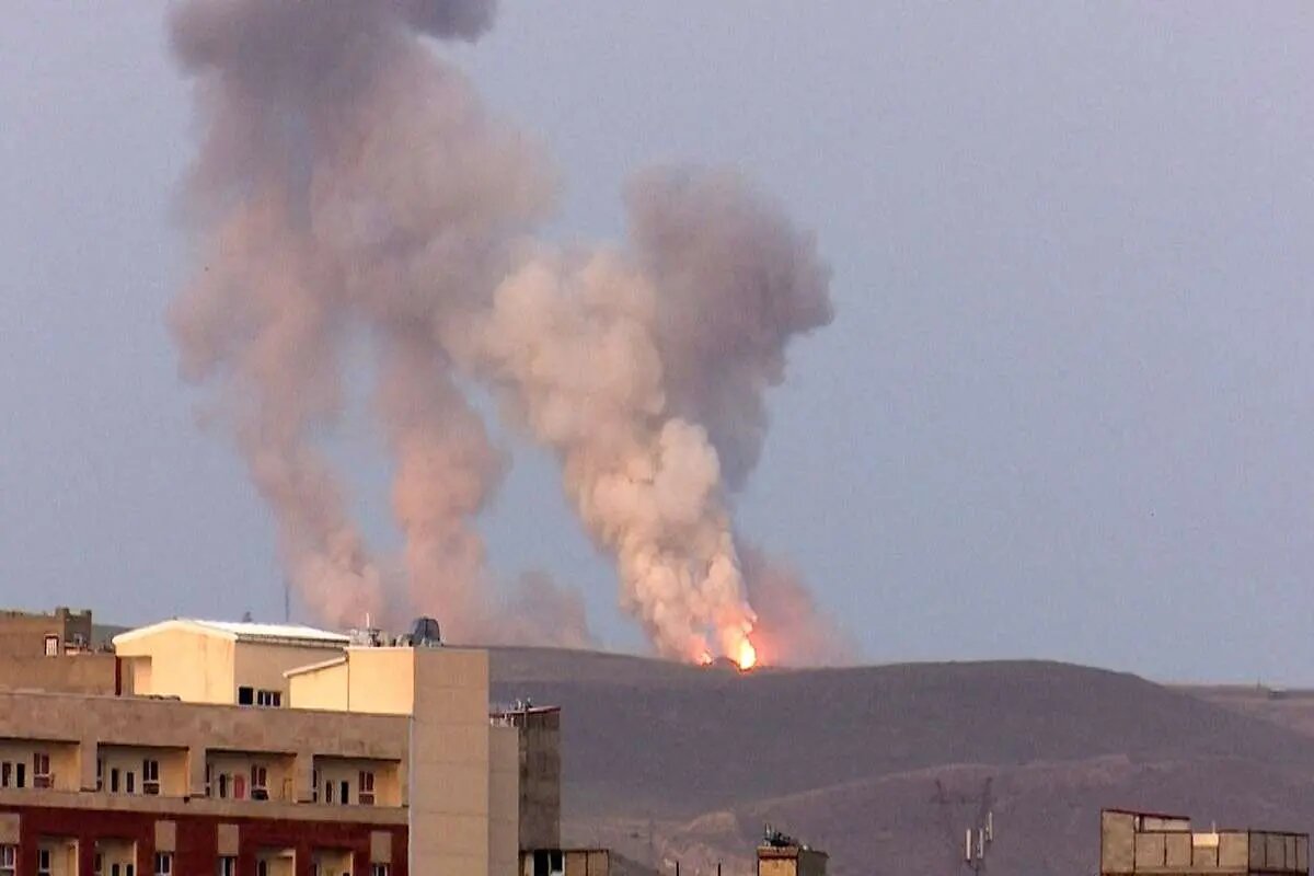 ببینید | انتشار تصاویر لحظه حمله به مرکز فرماندهی و کنترل پدافند هوایی ارتش در تبریز در جریان جنگ دوازده روزه