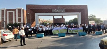 تجمع مسالمت آمیز کادر درمان خوزستان مقابل استانداری؛ درخواست پیگیری فوری مطالبات معوق