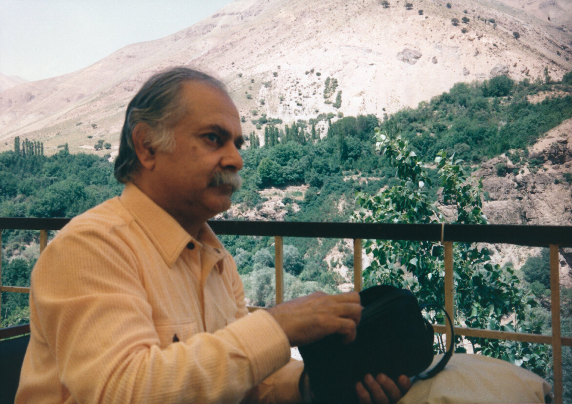 تصاویر قدیمی از ناصر مسعودی / بلبل گیلان با استادان موسیقی ایران + عکس