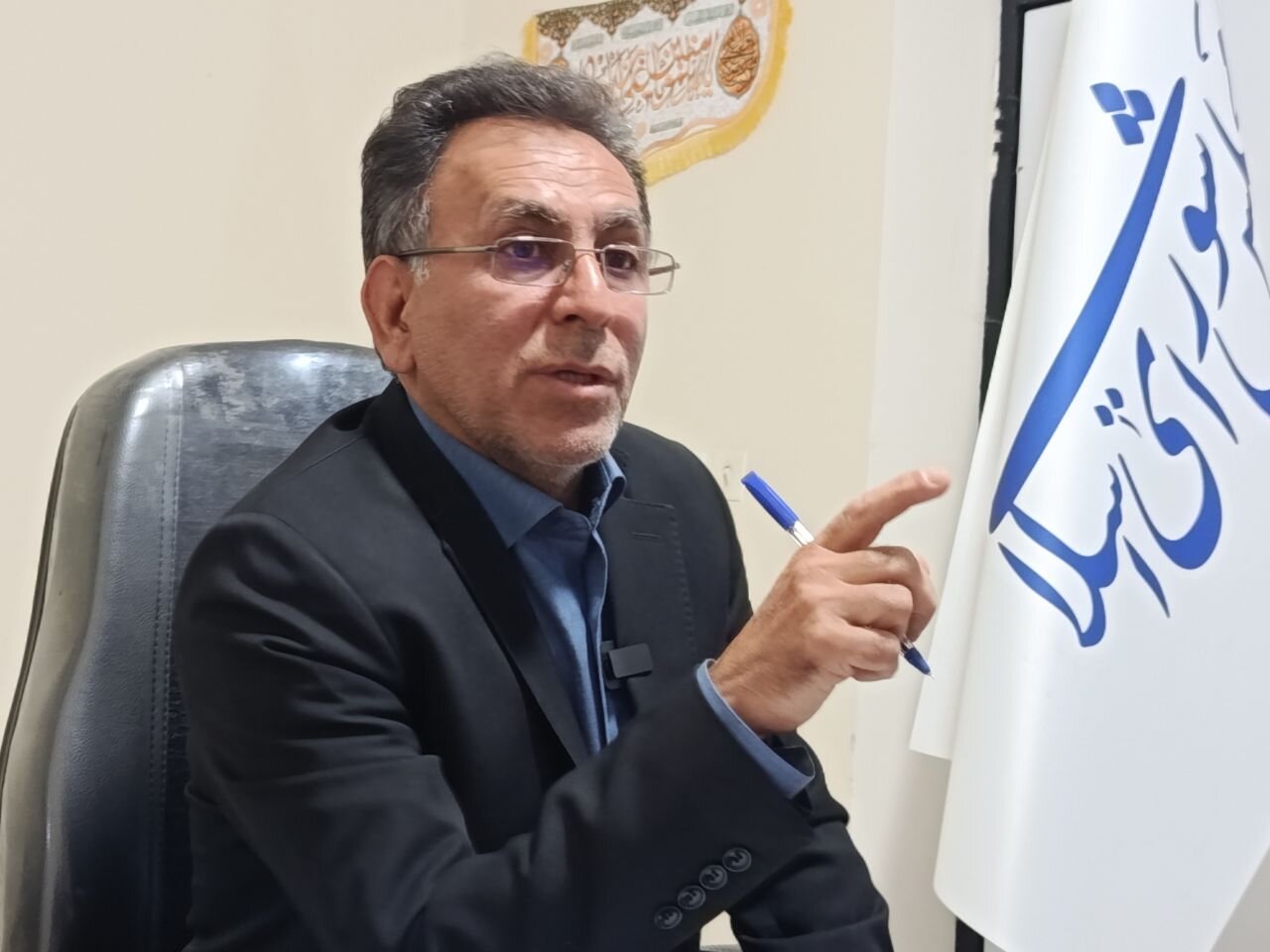 رشد اقتصادی در لرستان واقعی نیست/  آمارها ی اشتباه زبان نماینده را قفل می کند