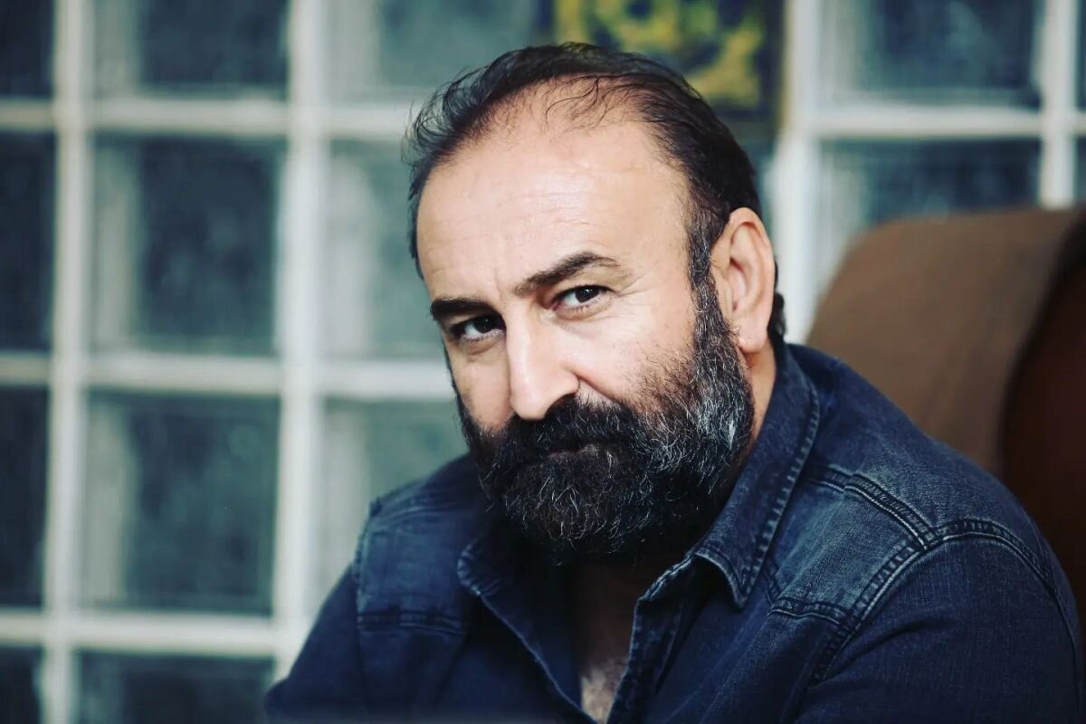 از نقی معمولی تا بایرام و عبدالحمید ریگی؛ پشتپرده لهجههایی که بازیگرها برای نقش ساختند از نقی معمولی تا بایرام و عبدالحمید ریگی؛ پشتپرده لهجههایی که بازیگرها برای نقش ساختند