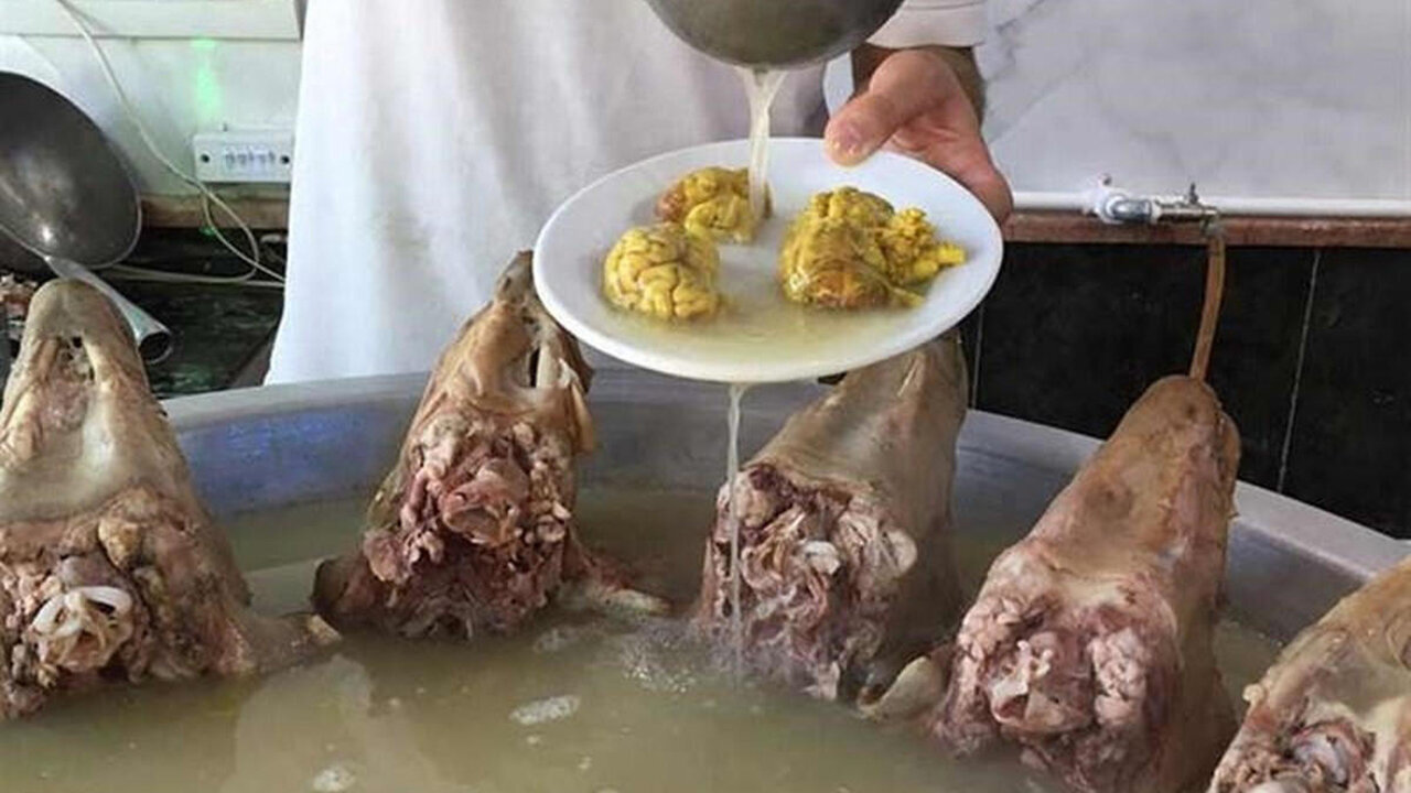 قیمت کله‌پاچه به طرز عجیبی تغییر کرده است. احمدیان‌فر اعلام کرده که دیگر این غذا به عنوان غذای مخصوص اقشار کم‌درآمد محسوب نمی‌شود.