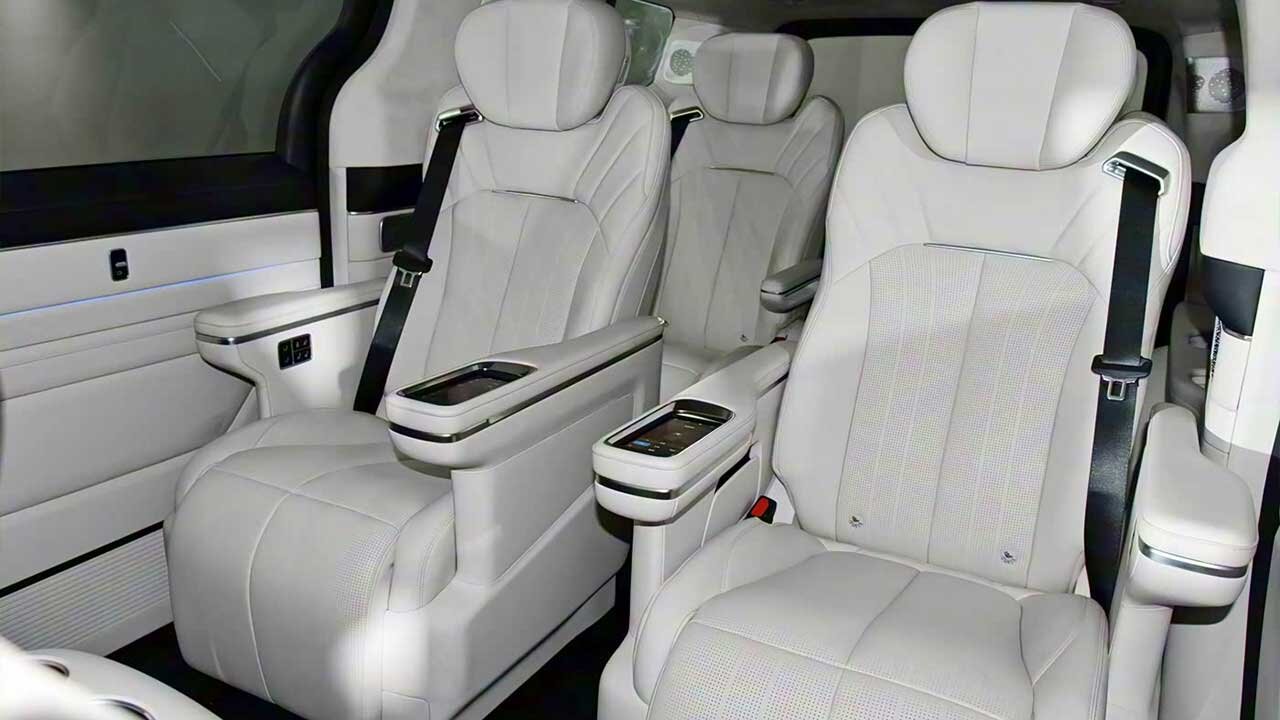 ۴۲ نفر در یک خودرو! / رکورد گینس شکست