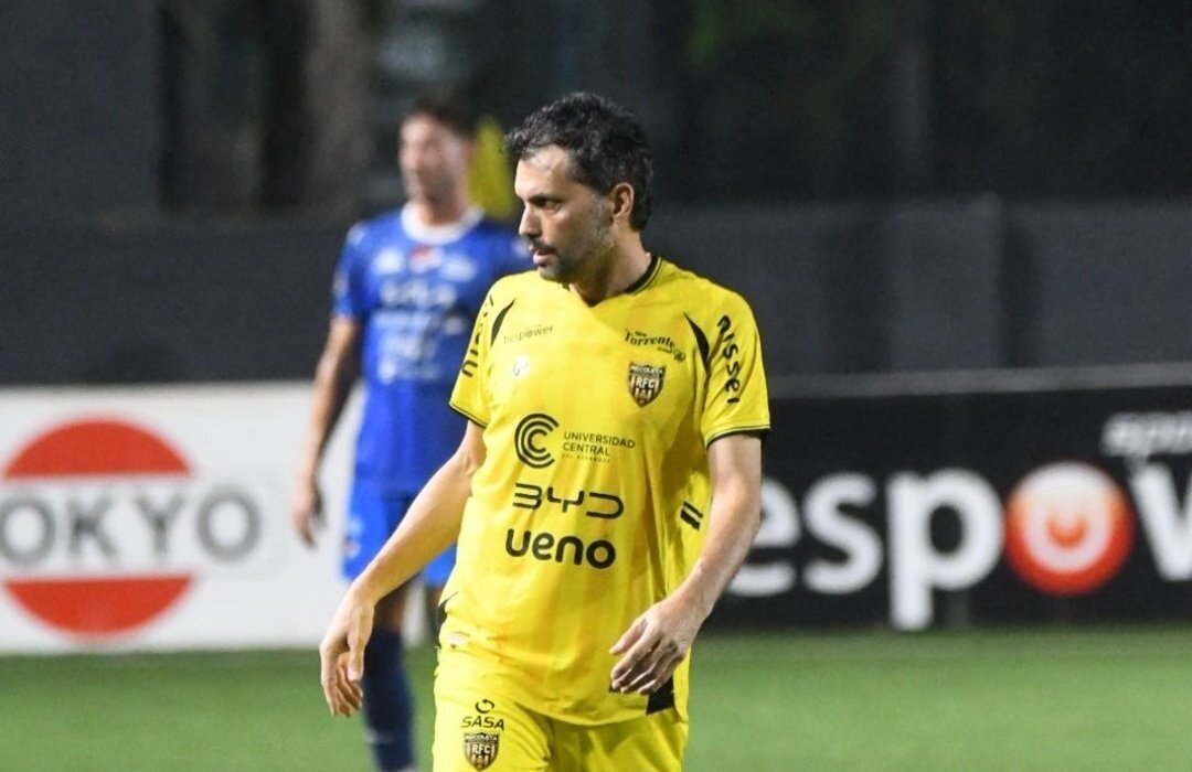 ببینید | وقتی رئیس باشگاه به عنوان بازیکن تعویضی وارد زمین شد!