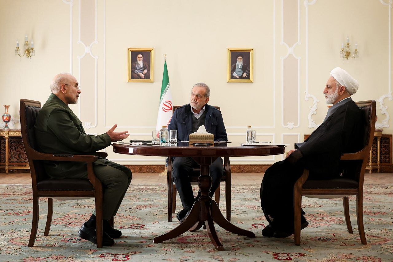 تصویر ویژهای از جلسه هماندیشی مقامهای عالی قوا منتشر شد + مشاهده تصویر تصویر ویژهای از جلسه هماندیشی مقامهای عالی قوا منتشر شد + مشاهده تصویر