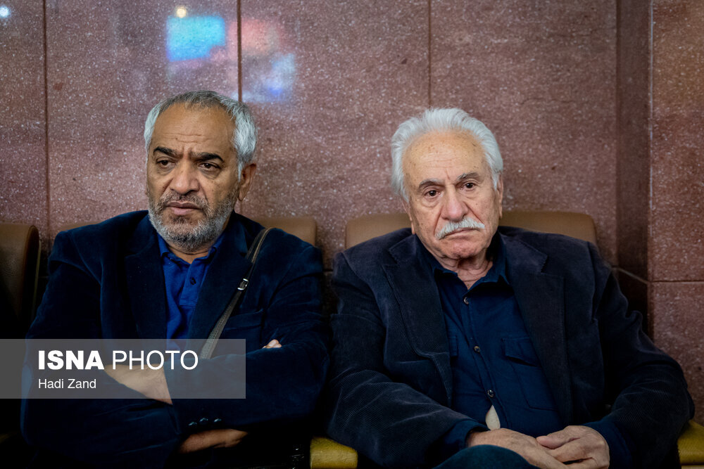 مراسم یادبود هادی مرزبان با حضور هنرمندان/ از اکبر زنجانپور تا حامد کمیلی