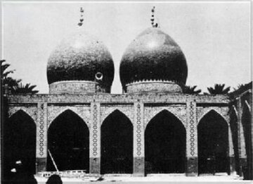 خاطرات ناصرالدین‌شاه: متولی مقبره طفلان مسلم شخصی است بسیار فضول