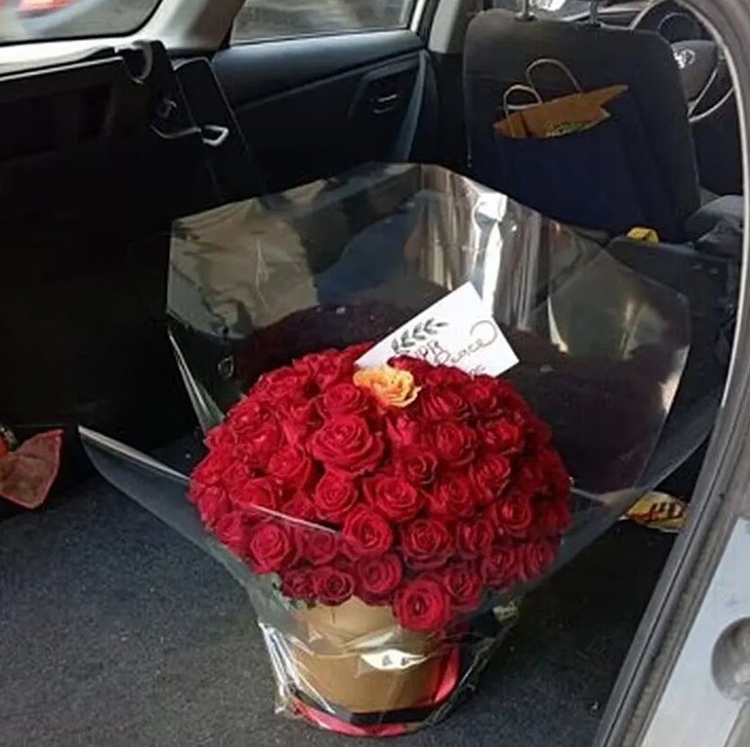 یورونیوز: گروه هکری مرتبط با ایران؛ در خودرو دانشمند هستهای اسرائیل دستهگل و پیام گذاشتیم/ عکس