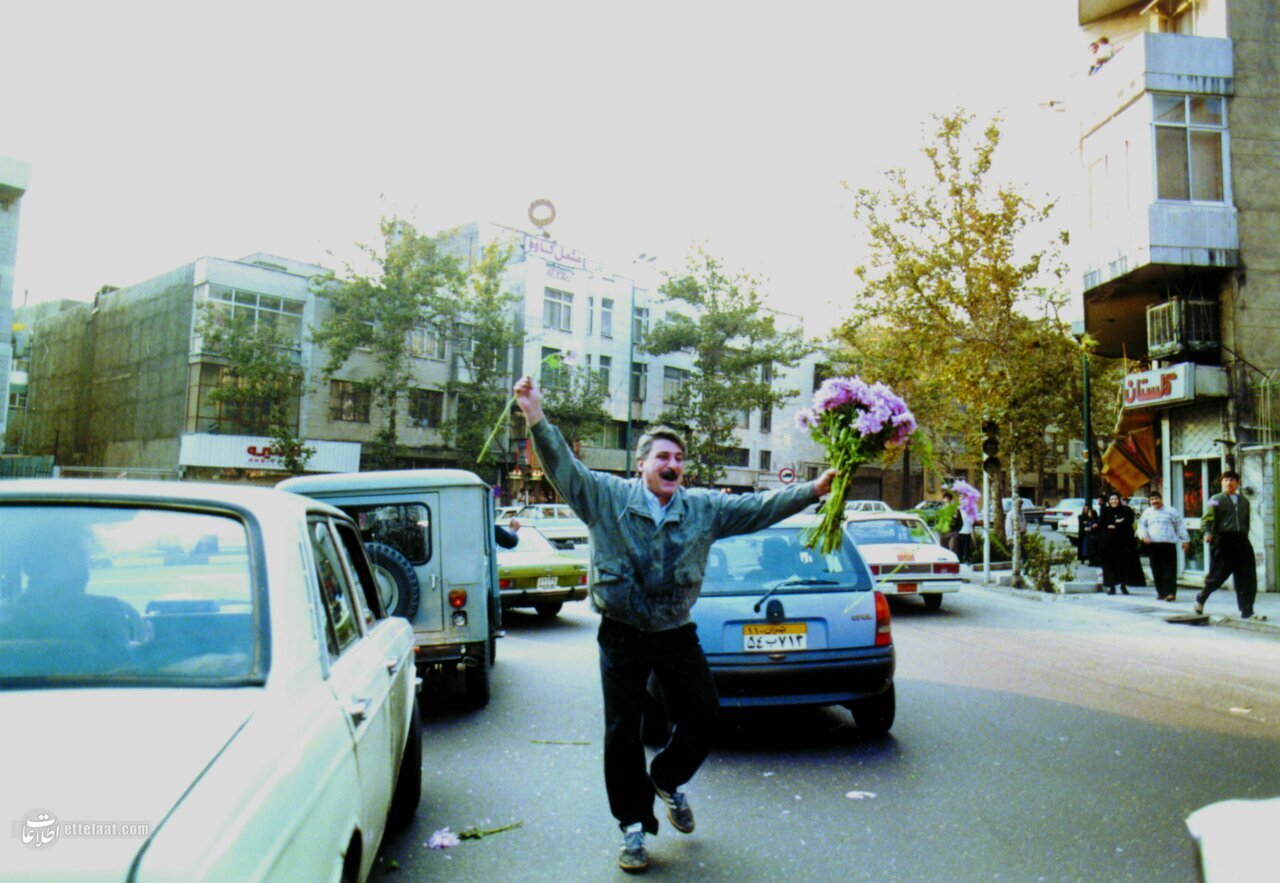 مجموعه عکس/ خوشحالی مردم پس از صعود تیم ملی فوتبال ایران به جام جهانی ۹۸ فرانسه!