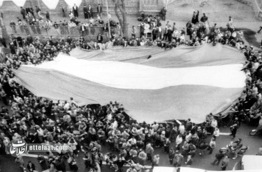 مجموعه عکس/ خوشحالی مردم پس از صعود تیم ملی فوتبال ایران به جام جهانی ۹۸ فرانسه!