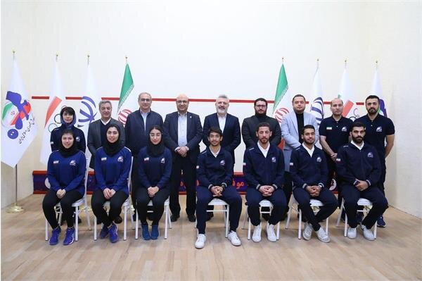 مهدی علی نژاد در جمع بچه‌های اسکواش/امیدوارم المپیکی شوید