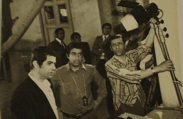 غمنامه سیاهیلشکرهای سینمای ایران/ بهروز وثوقی و بیکایمانوردی نیز در دل سیاهیلشکرها بودند. غمنامه سیاهیلشکرهای سینمای ایران/ بهروز وثوقی و بیکایمانوردی نیز در دل سیاهیلشکرها بودند.