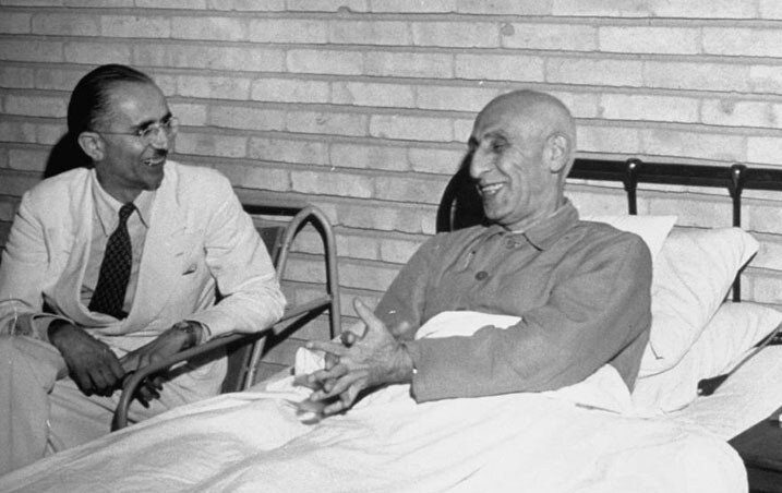 اسناد و یادداشت‌های اللهیار صالح به سازمان اسناد و کتابخانه ملی ایران اهدا شد