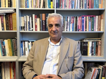 داوری اردکانی به صراحت با ایده علوم انسانی اسلامی مخالفت کرد / از نظر داوری فعلا راهی جز توسعه غربی نداریم / غرب بر حقیقت تمدن‌های کهن شرق غلبه کرده