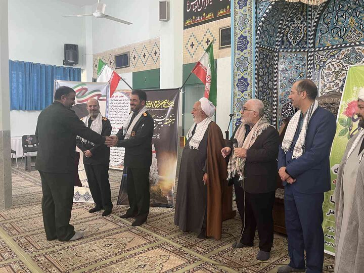 برگزاری همایش تجلیل از بسیجیان کارگری و کارمندی میبد در مسجدالنبی شهرک صنعتی جهان آباد