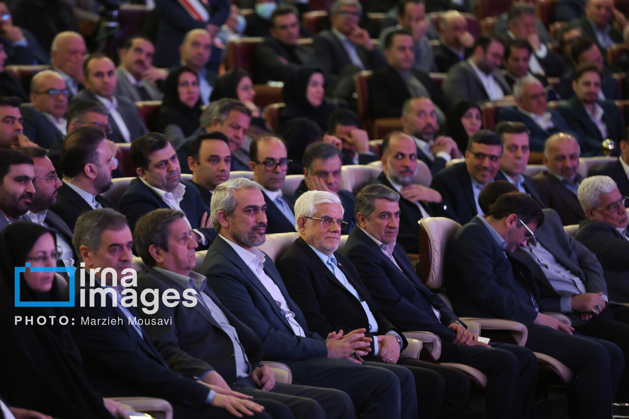 وزیر استیضاح شده دولت پزشکیان در کنار عارف و مدنی زاده + تصاویر