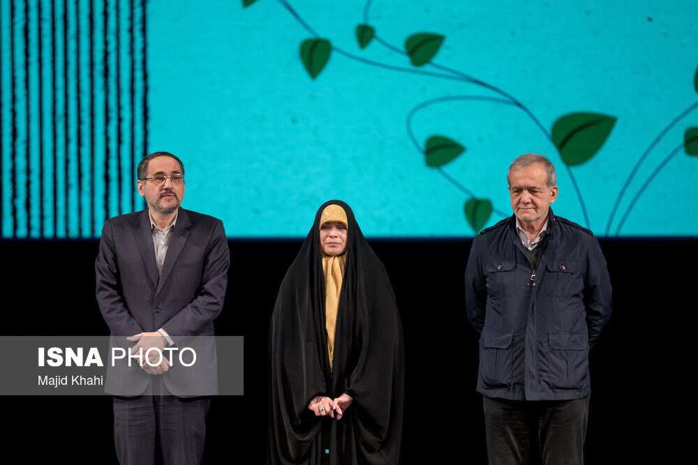 عکسی متفاوت از همسر قالیباف در کنار مسعود پزشکیان/ رئیس مجلس هم بود