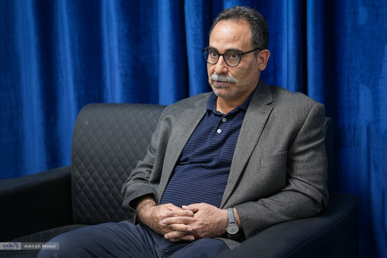 ما جایگاه‌مان را در خاورمیانه از دست داده‌ایم / بازار هنر دنیا هم‌اکنون متمرکز بر جنبش‌های هنری عراق است / حاضر نیستم گبه را با فرش دوره صفوی عوض کنم 2