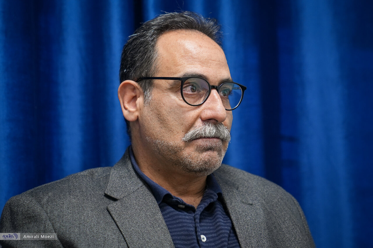 ما جایگاه‌مان را در خاورمیانه از دست داده‌ایم / بازار هنر دنیا هم‌اکنون متمرکز بر جنبش‌های هنری عراق است / حاضر نیستم گبه را با فرش دوره صفوی عوض کنم 5