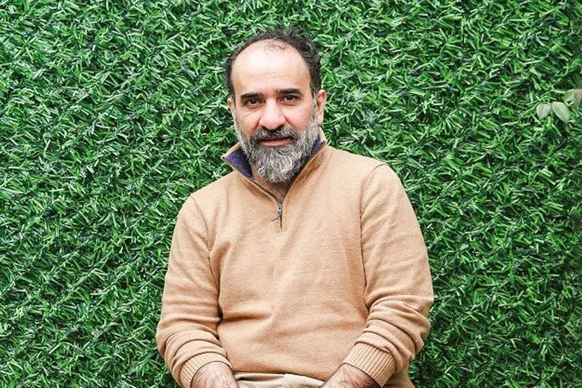 ببینید | روایت جالب رضا امیرخانی از علت علاقه‌اش به پرواز با پاراگلایدر