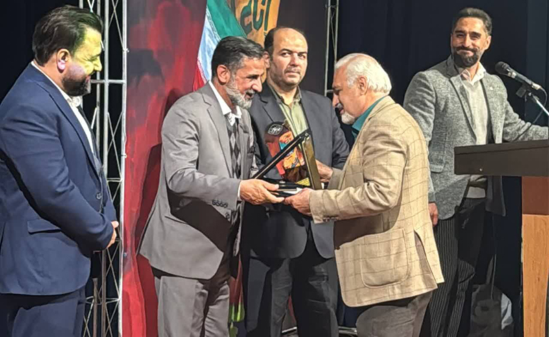 آنجا که هنر به گریه افتاد؛ تالار کومش سمنان در برابر پیکر شهید گمنام ایستاد و بغض شهر ترک برداشت