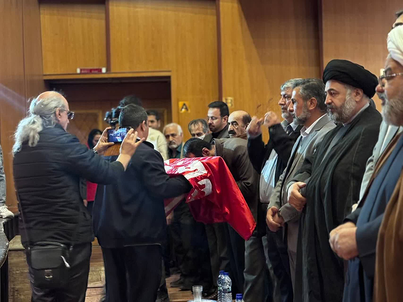 آنجا که هنر به گریه افتاد؛ تالار کومش سمنان در برابر پیکر شهید گمنام ایستاد و بغض شهر ترک برداشت