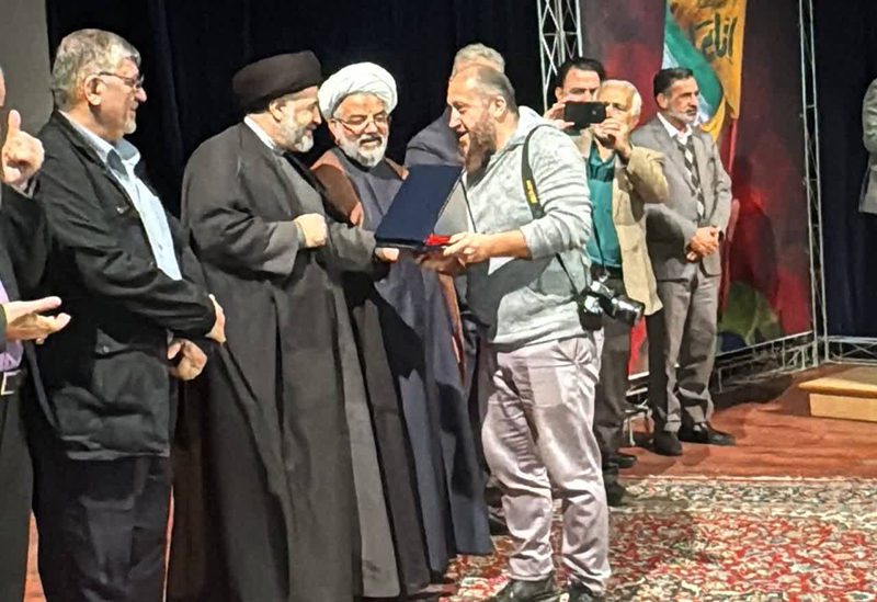 آنجا که هنر به گریه افتاد؛ تالار کومش سمنان در برابر پیکر شهید گمنام ایستاد و بغض شهر ترک برداشت