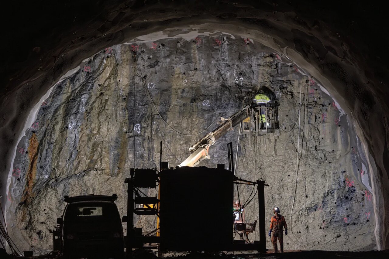 طولانی‌ترین و عمیق‌ترین تونل زیرآبی جهان کجاست؟