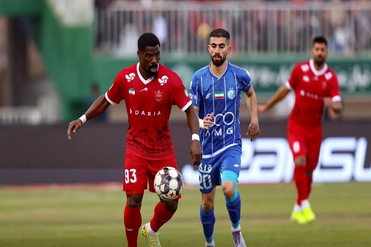 ببینید | درگیری بازیکنان استقلال و پرسپولیس در دقایق پایانی دربی