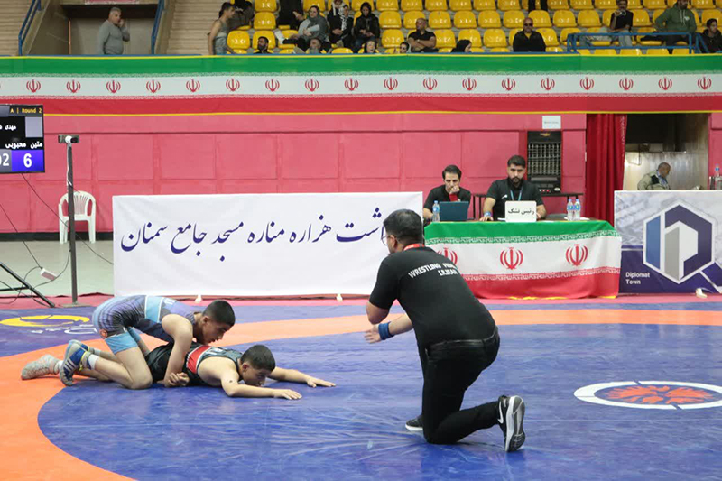 سمنان میزبان رقابت نفس‌گیر ۱۷۰ کشتی‌گیر در جام یادبود حاج‌رضا غیبی و هزاره مناره مسجد جامع