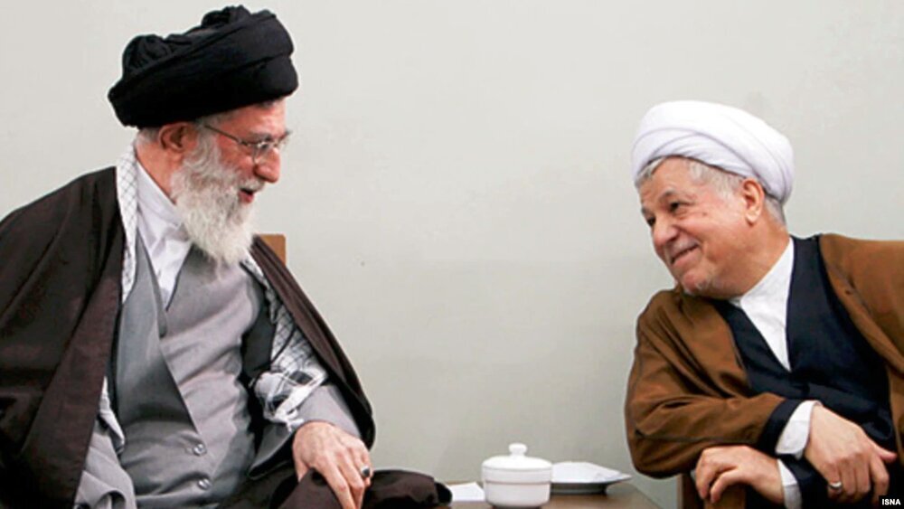 خاطرات هاشمی: برگزاری نشستی در دفتر رهبری به منظور ارزیابی تهدیدات احتمالی آمریکا خاطرات هاشمی: برگزاری نشستی در دفتر رهبری به منظور ارزیابی تهدیدات احتمالی آمریکا