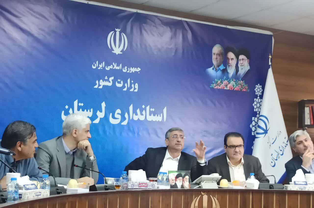 تاکید استاندار بر طراحی منحصر به فرد محوطه پادگان امام حسین و حریم قلعه فلک‌الافلاک