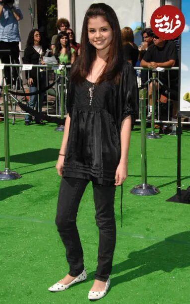 عکس/ سلنا گومز ۱۵ ساله در افتتاحیه فیلم «شرک ۳» در لسآنجلس؛ سال ۱۳۸۵