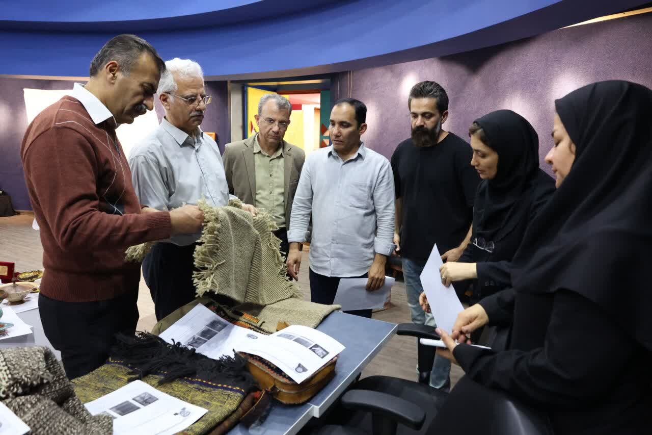 ۳۳ اثر از هنرمندان صنعتگر کردستانی موفق به دریافت مهر اصالت شد