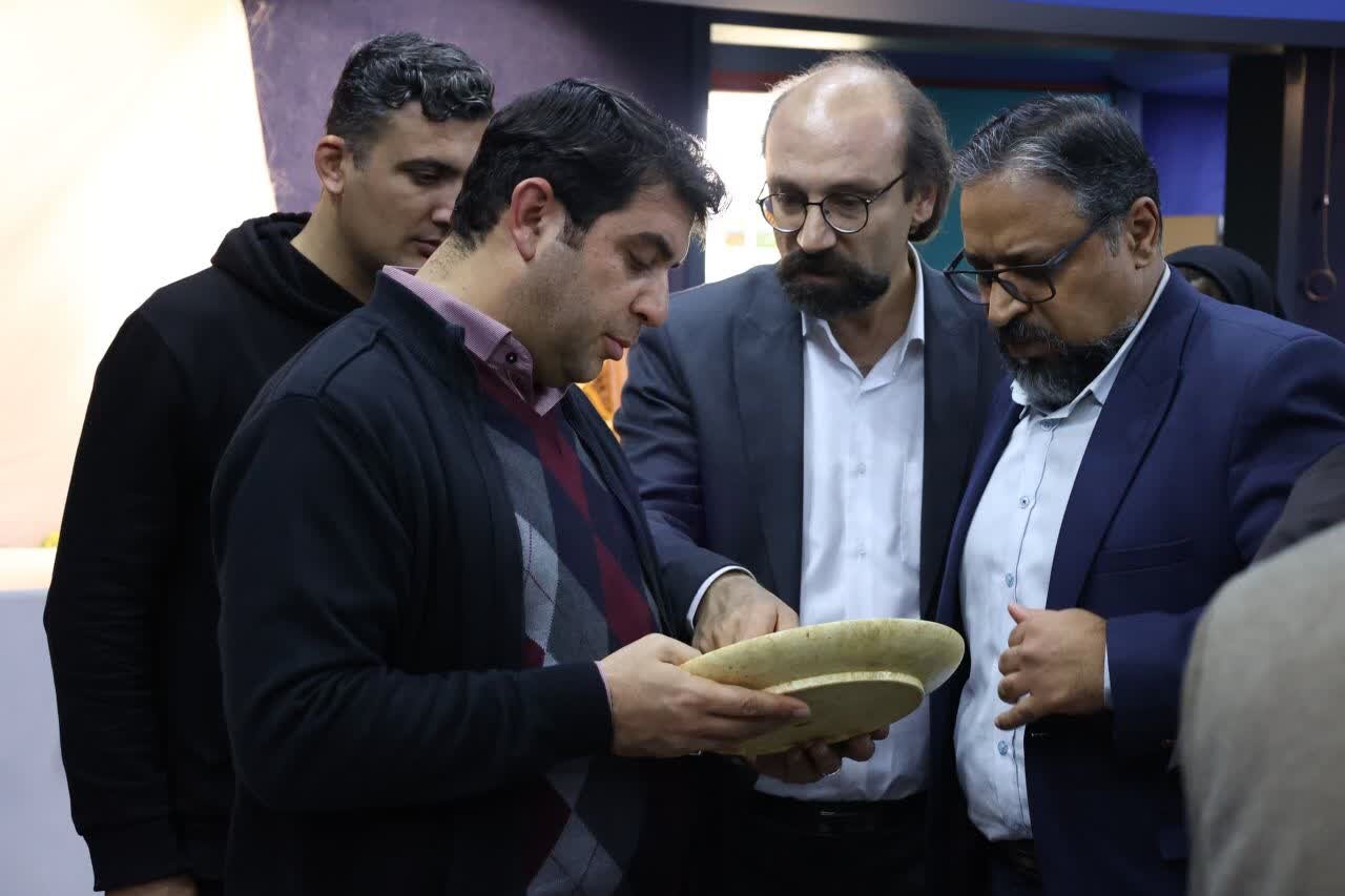 ۳۳ اثر از هنرمندان صنعتگر کردستانی موفق به دریافت مهر اصالت شد