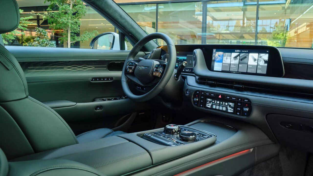 دلیل عجیبی که جنسیس را به تعمیرگاه کشاند