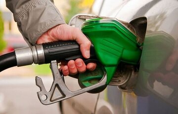 ادعای یک نماینده مجلس درباره قیمت بنزین / هر لیتر بنزین برای دولت 15 هزار تومان تمام می‌شود؟