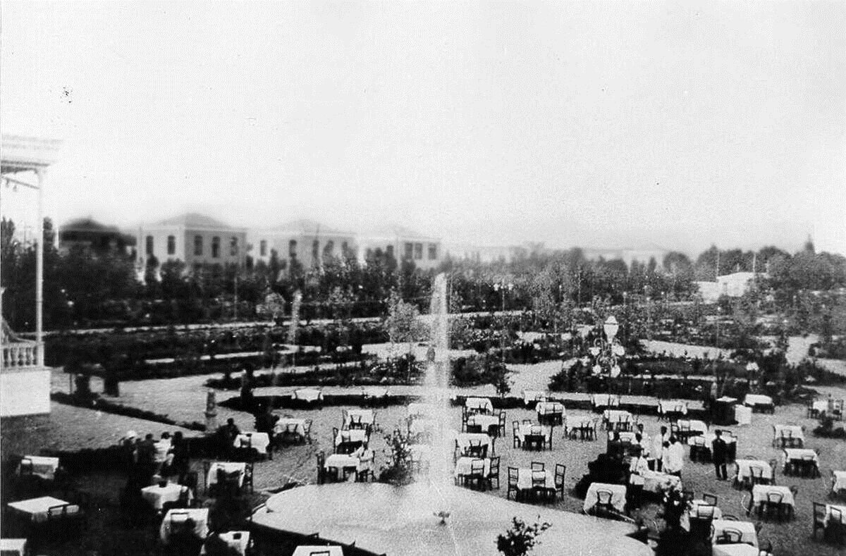 ۹۰ سال پیش محوطه تئاتر شهر این شکلی بود! (عکس‌)