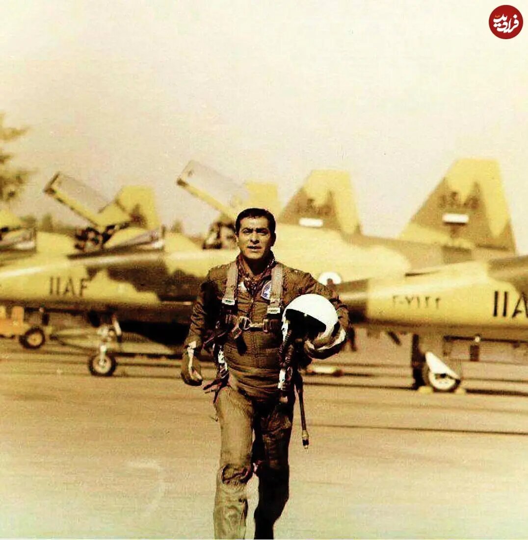 عکس/ محمدعلی فردین در لباس خلبانی و در ۴۸ سالگی؛ سال ۵۷