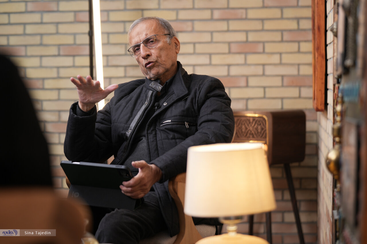 هادی خانیکی: خطری که امروز جامعه سیاسی ایران را تهدید میکند، دوقطبی شدن است/ در شرایط نو هستیم/ نگاه غالب در مسئله فیلترینگ، تهدید است